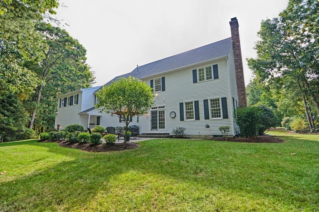 3 Inness Circle Medfield, MA 02052 - Photo 5 of 42