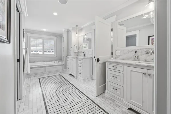 $2,995,000 | 5204 Glengarry Parkway, Edina, MN 55436
