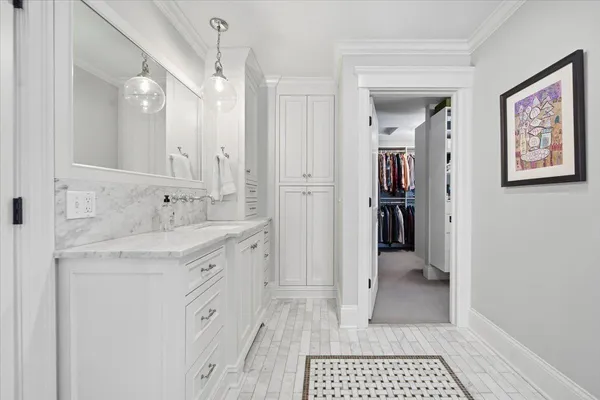 $2,995,000 | 5204 Glengarry Parkway, Edina, MN 55436