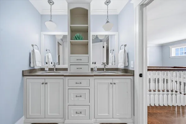 $2,995,000 | 5204 Glengarry Parkway, Edina, MN 55436