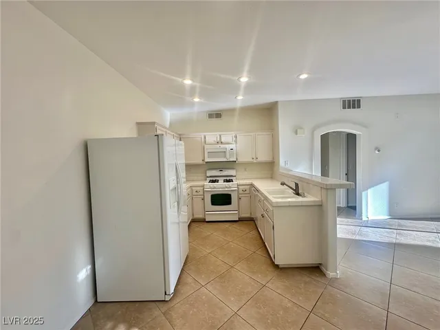 $1,295 | 2201 Ramsgate Drive, Unit 816, Henderson, NV 89074