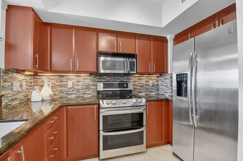 $665,000 | 403 South Sapodilla Avenue, Unit 511, West Palm Beach, FL 33401