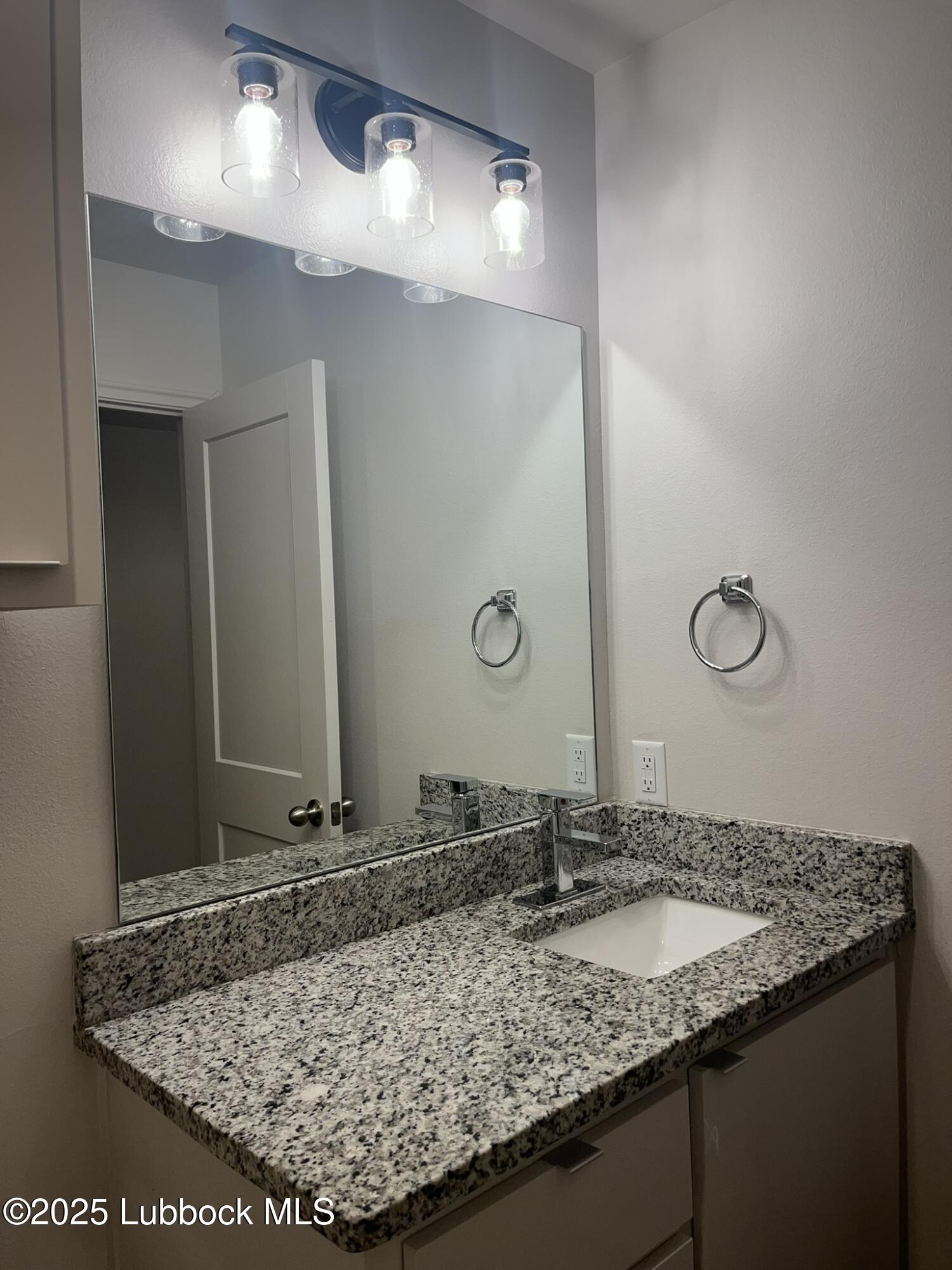 3421 49th Street, Unit B Lubbock, TX 79413 - Photo 11 of 13 IMG_7940