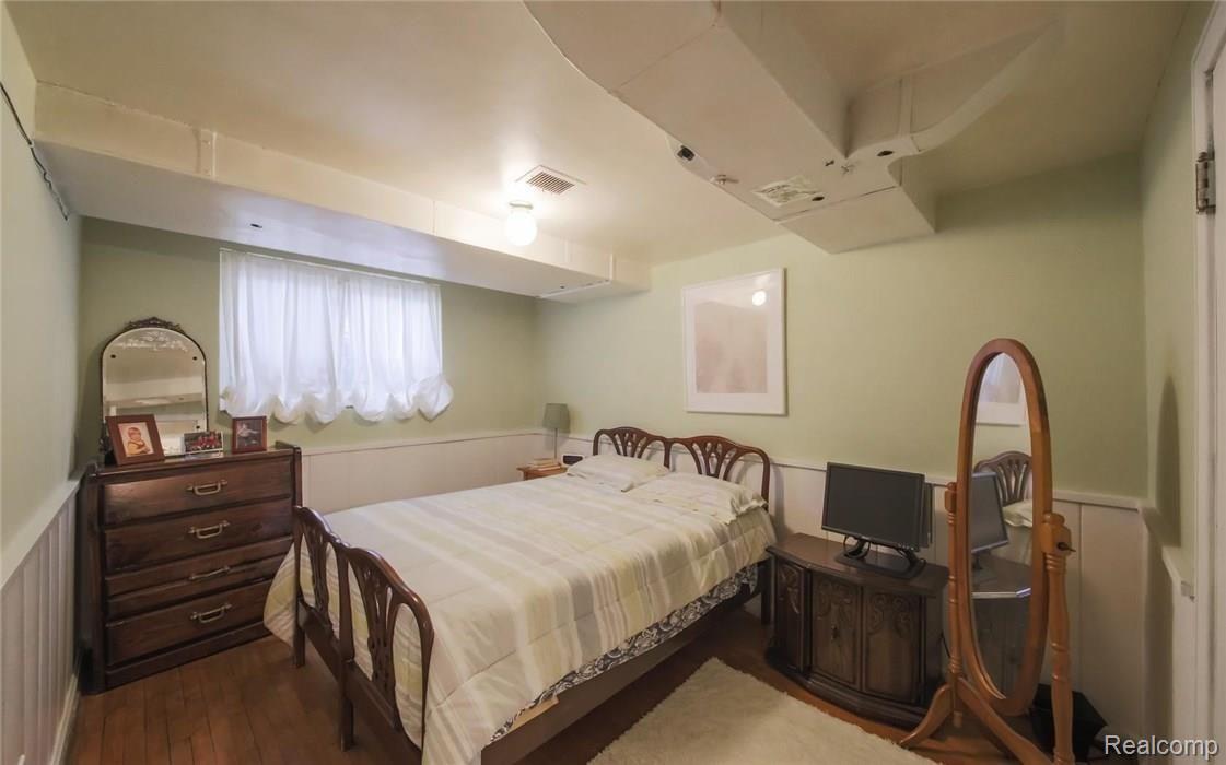 1261 Harvard Road Grosse Pointe, MI 48230 - Photo 20 of 22 17-photo-web-1680x1050-120191.jpg