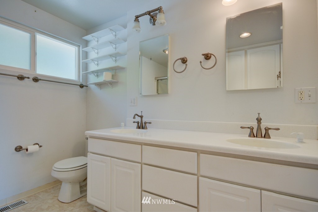 2990 North Slater Road Oak Harbor, WA 98277 - Photo 12 of 24 Gallery Image 12