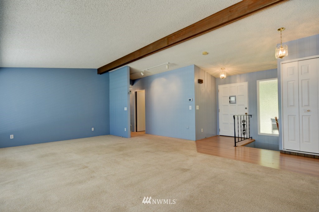 2990 North Slater Road Oak Harbor, WA 98277 - Photo 5 of 24 Gallery Image 5