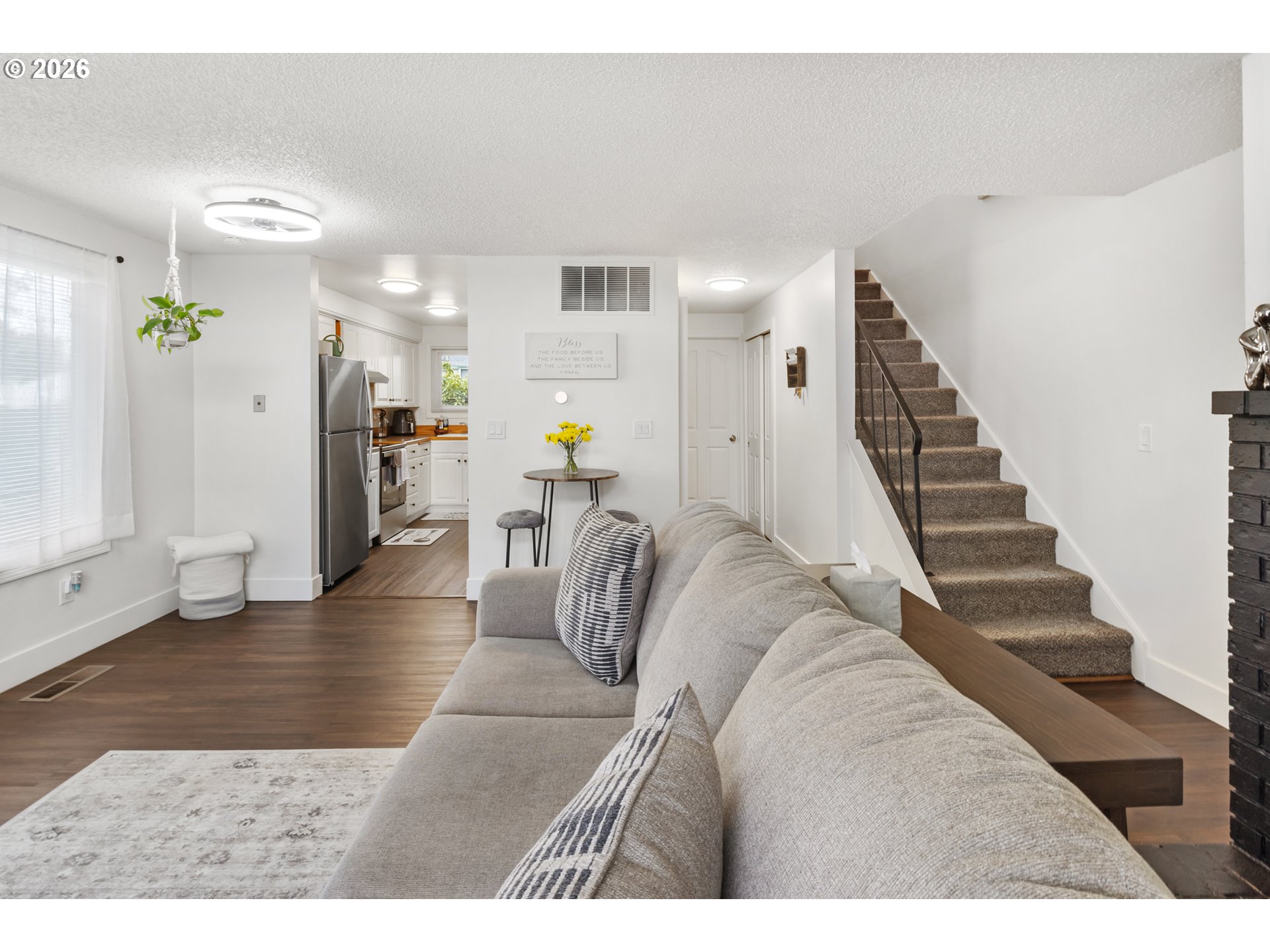 3828 Auburn Road Northeast Salem, OR 97301 - Photo 12 of 34 a living room with furniture and wooden floor