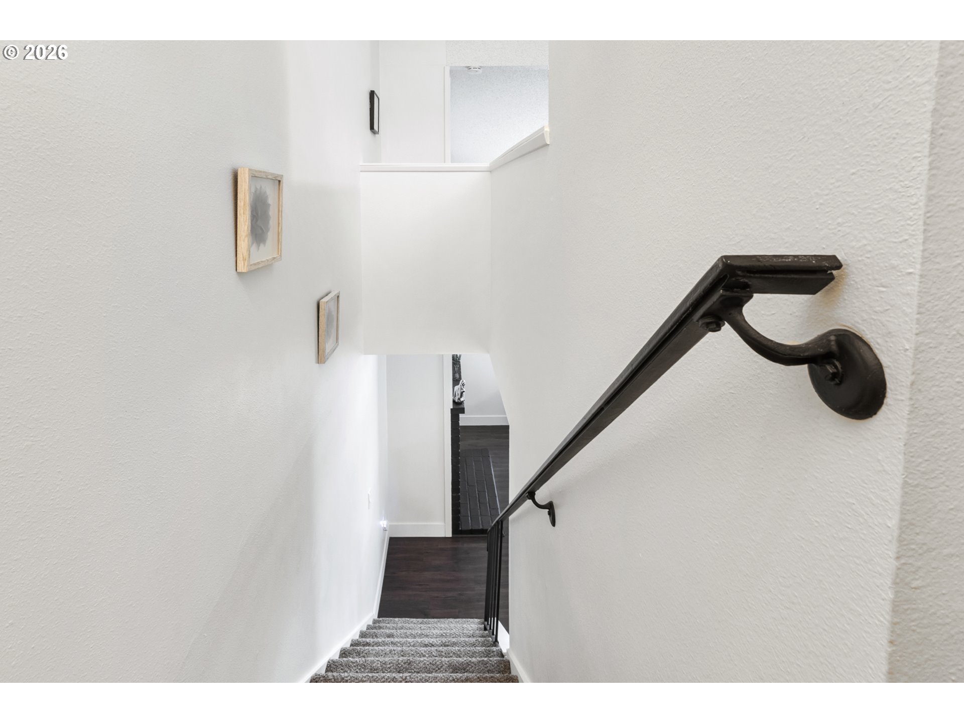 3828 Auburn Road Northeast Salem, OR 97301 - Photo 15 of 34 a view of a hallway