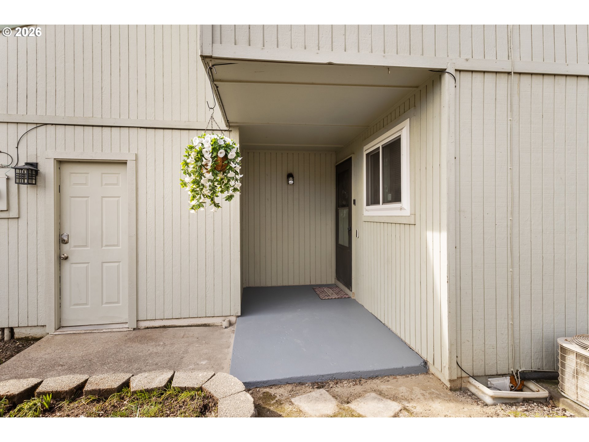 3828 Auburn Road Northeast Salem, OR 97301 - Photo 2 of 34 a view of entryway with stairs