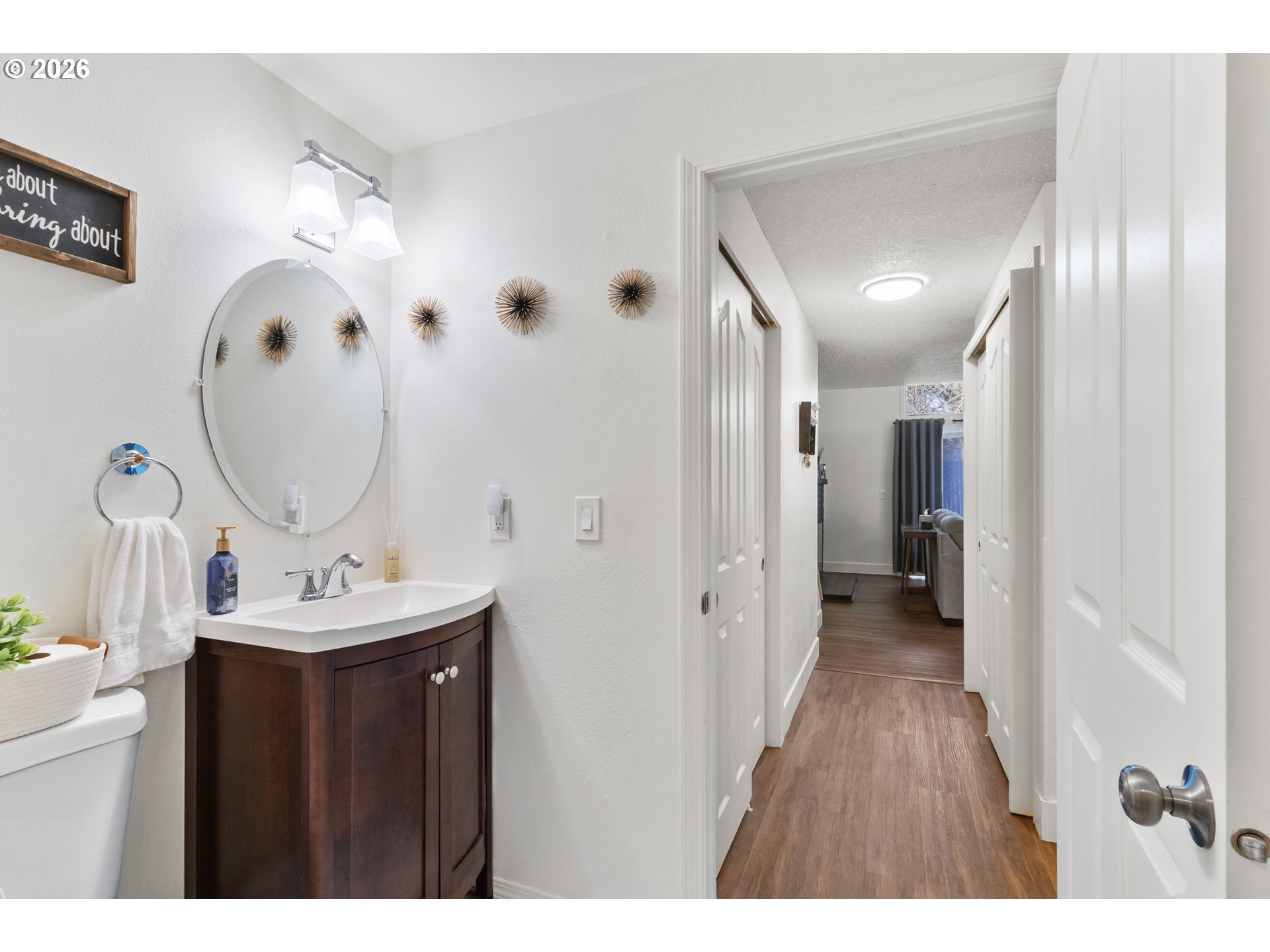 3828 Auburn Road Northeast Salem, OR 97301 - Photo 7 of 34 a spacious bathroom with a sink and a mirror