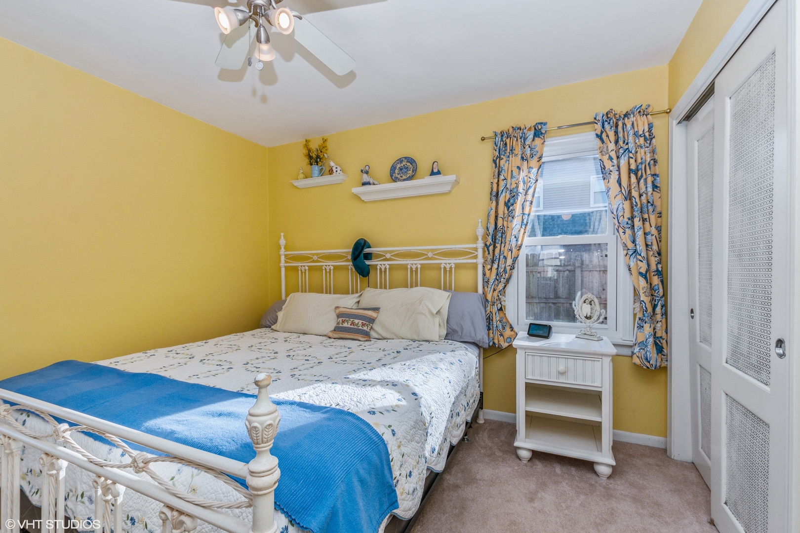 10749 Monitor Avenue Chicago Ridge, IL 60415 - Photo 4 of 11 a bedroom with a bed and a table