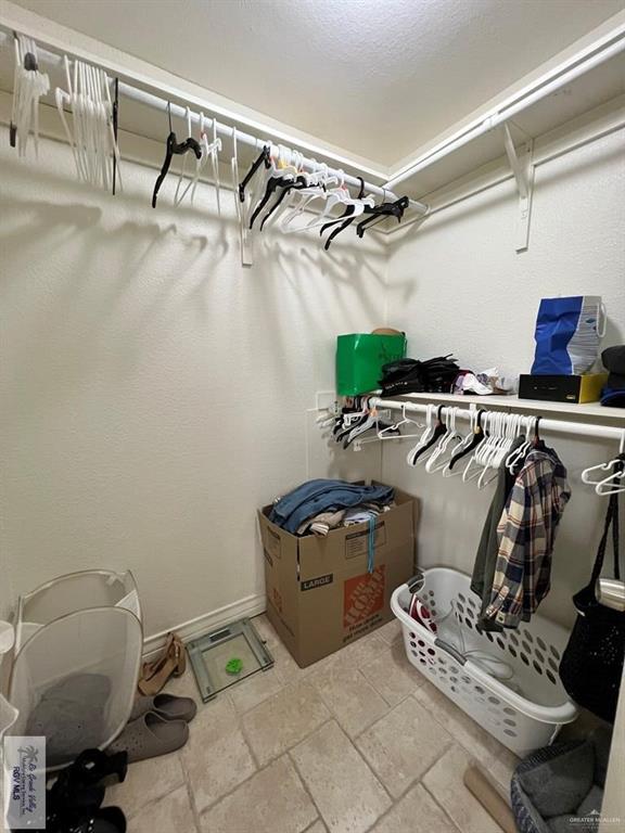 4601 Carmen Avenue Olmito, TX 78575 - Photo 24 of 45 a utility room with dryer and washer