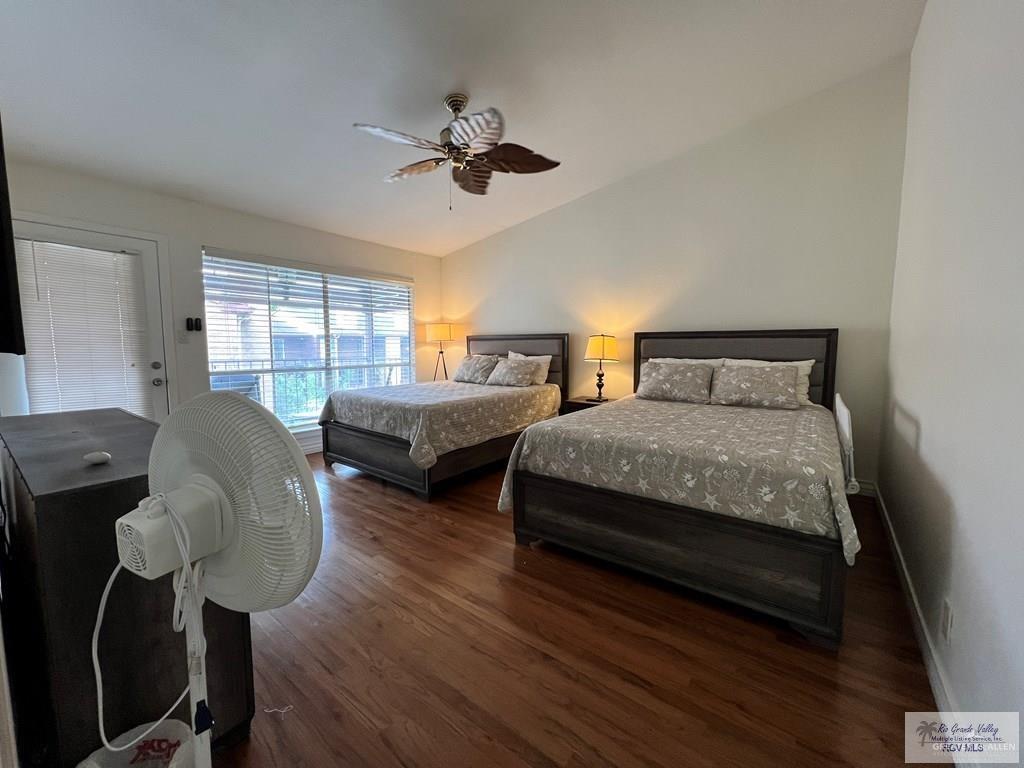 4601 Carmen Avenue Olmito, TX 78575 - Photo 28 of 45 a bedroom with bed and window