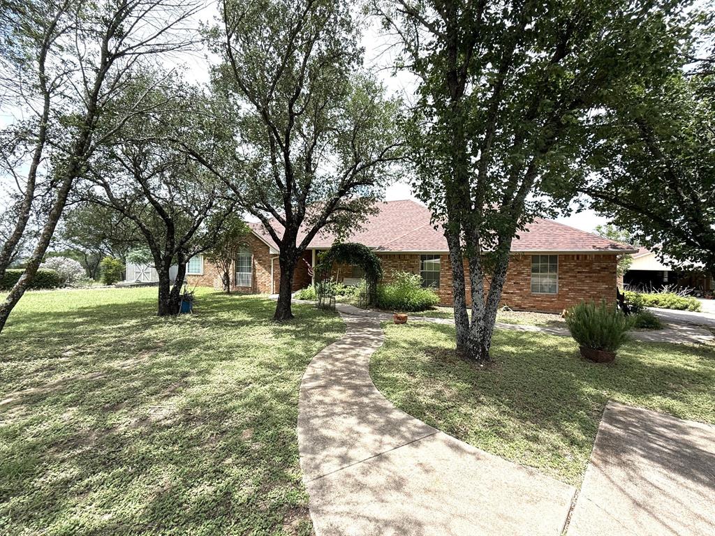 107 Ridge Court Glen Rose, TX 76043 - Photo 2 of 34