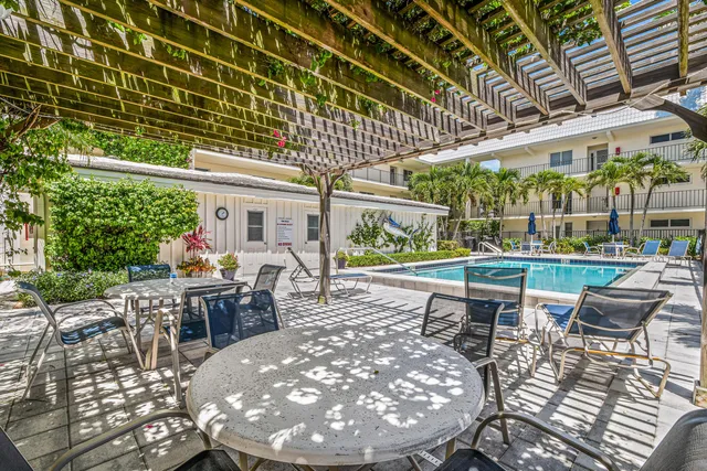 $1,150,000 | 325 South Beach Road, Unit 301, Tequesta, FL 33469