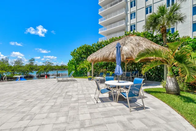 $1,150,000 | 325 South Beach Road, Unit 301, Tequesta, FL 33469