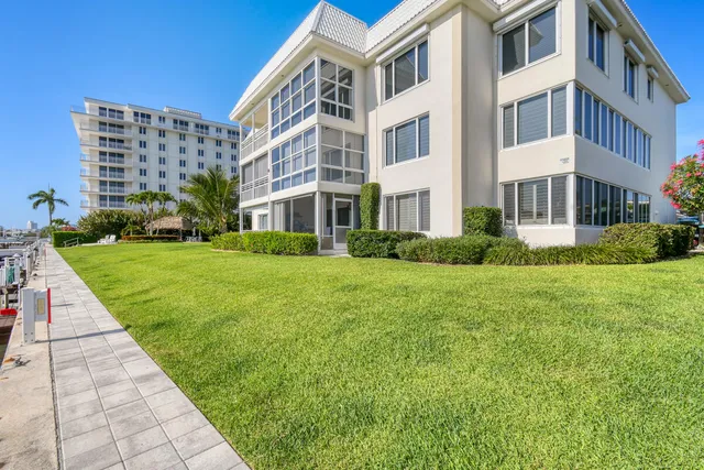 $1,150,000 | 325 South Beach Road, Unit 301, Tequesta, FL 33469