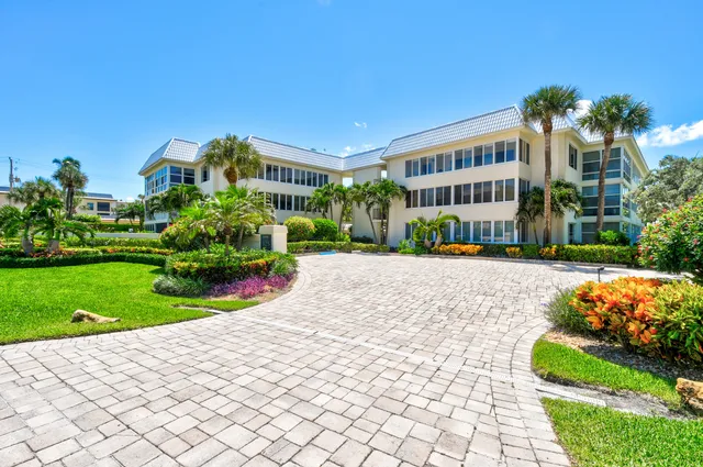 $1,150,000 | 325 South Beach Road, Unit 301, Tequesta, FL 33469