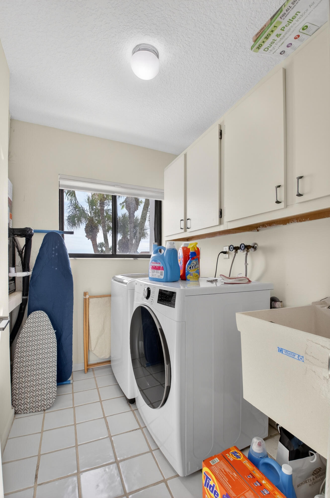 19629 Bay Cove Drive Boca Raton, FL 33434 - Photo 40 of 91 a utility room with dryer and washer