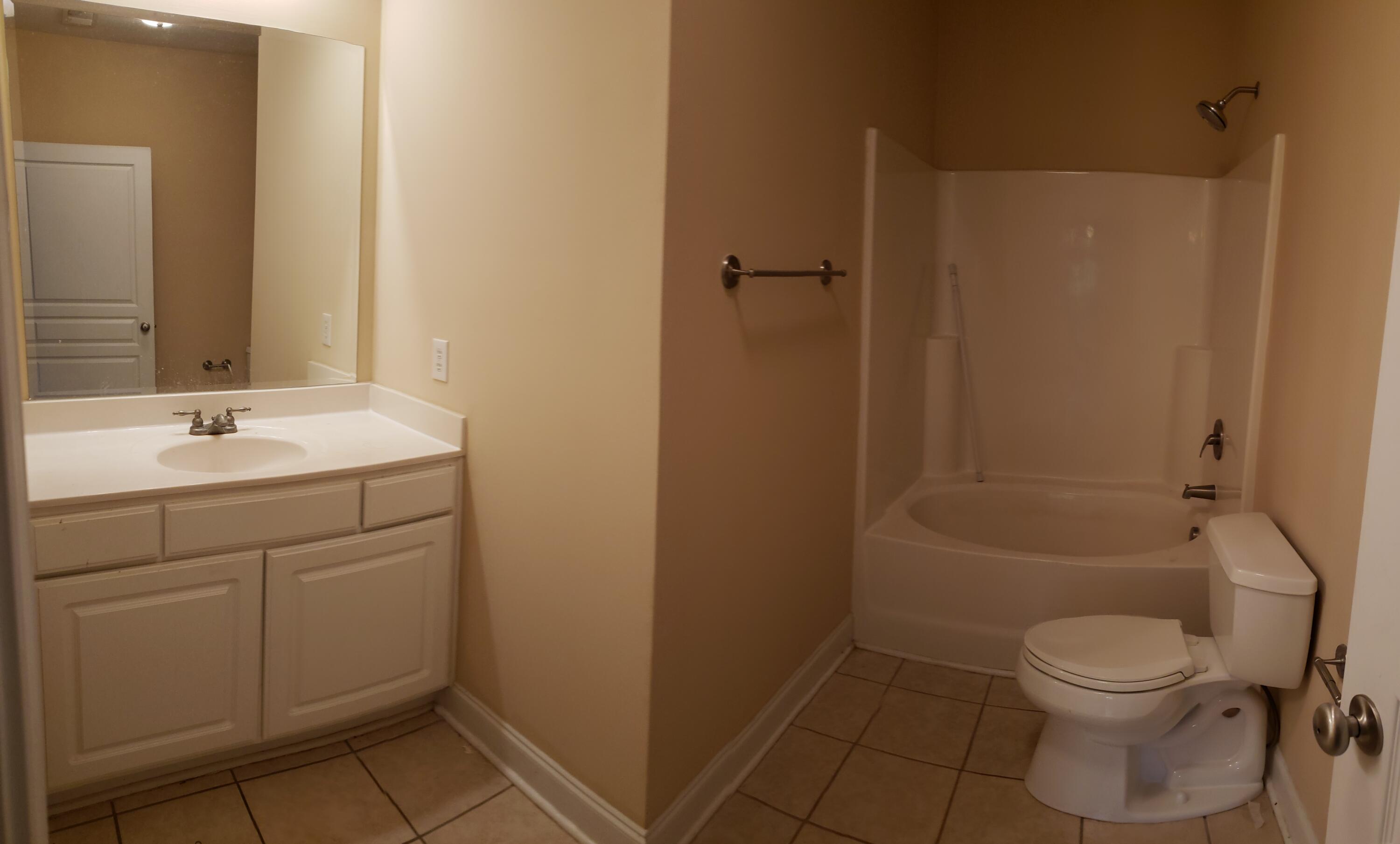 1321 Basildon Road, Unit W/GARAGE Mount Pleasant, SC 29466 - Photo 3 of 12 Bath