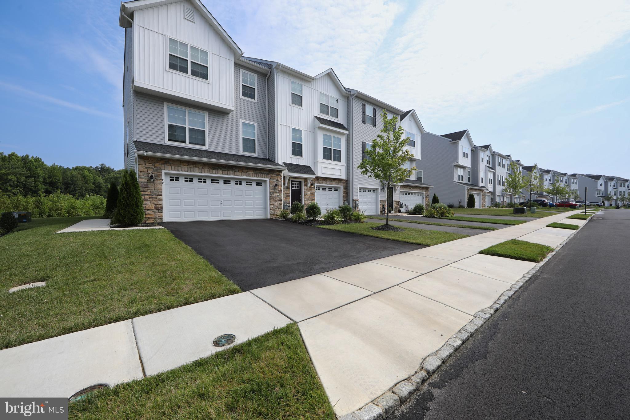 82 Aviary Road Thorofare, NJ 08086 - Photo 4 of 43 Gallery Image 4
