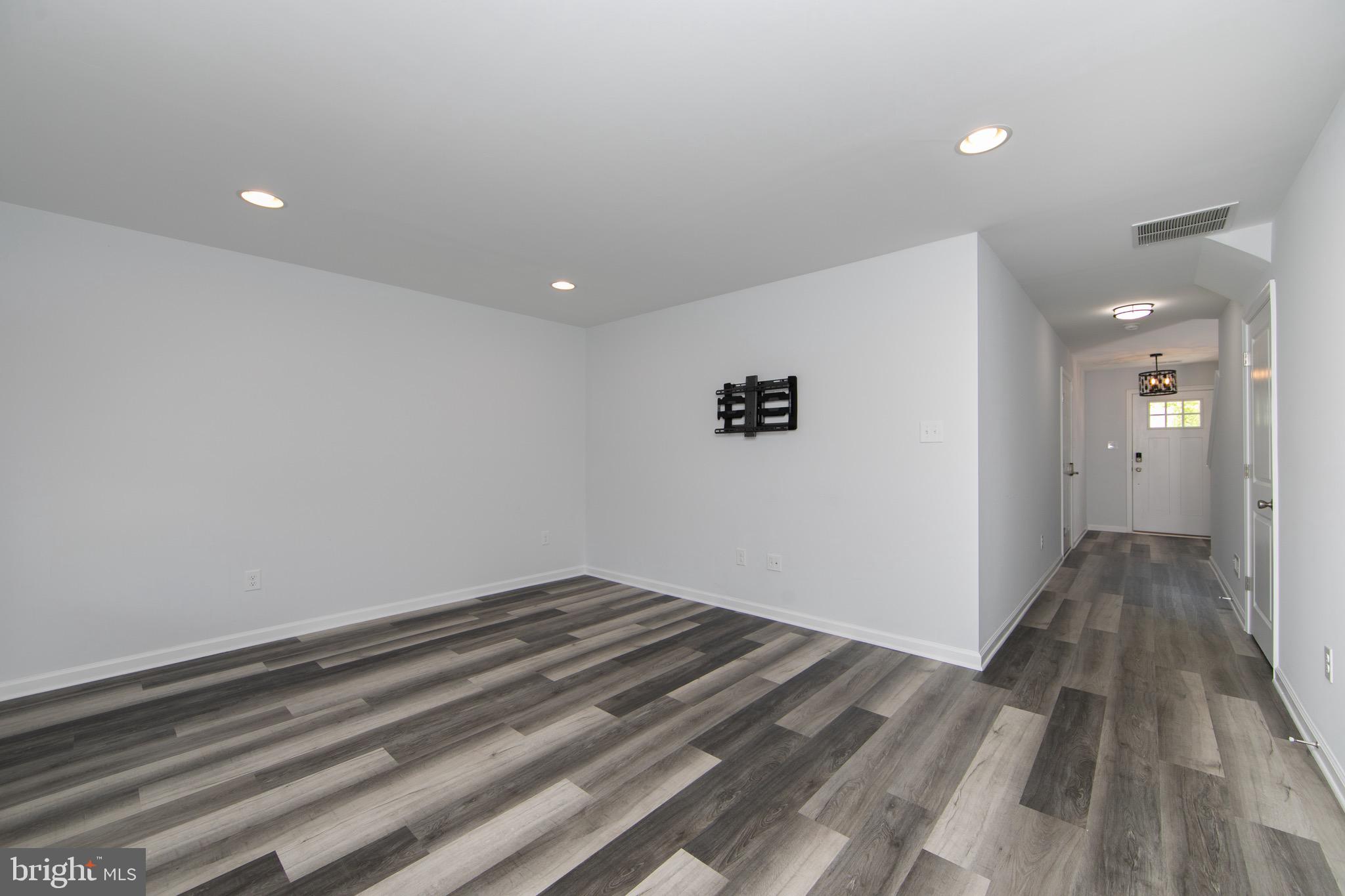 82 Aviary Road Thorofare, NJ 08086 - Photo 8 of 43 Gallery Image 8