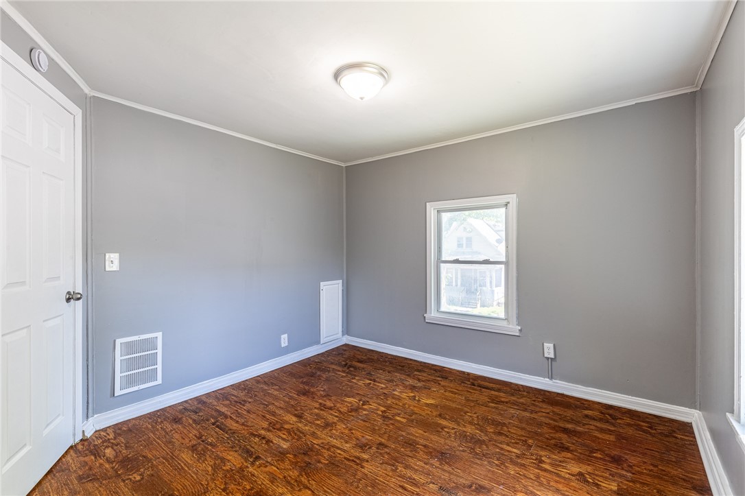 256 Ave D Rochester, NY 14621 - Photo 33 of 43