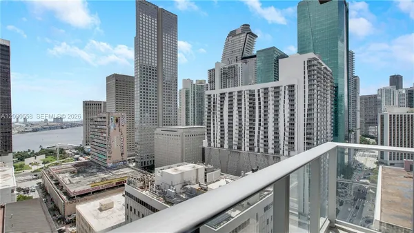 $3,500 | 151 Southeast 1st Street, Unit 2101, Miami, FL 33131