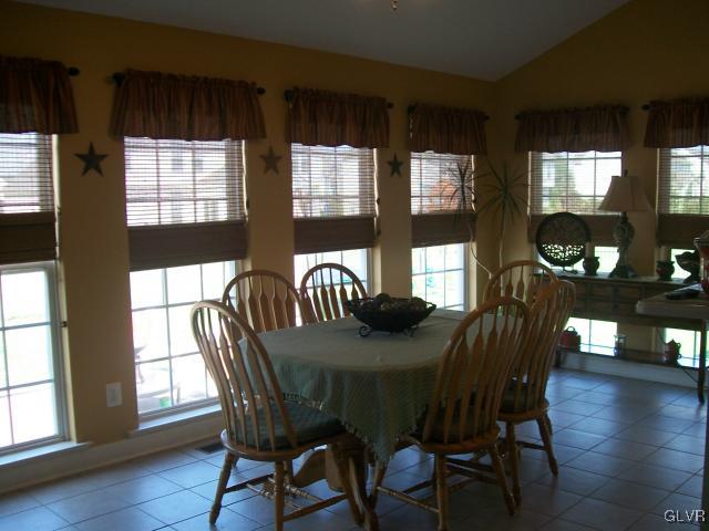 19 Lower Way Road Easton, PA 18045 - Photo 3 of 27 Gallery Image 3