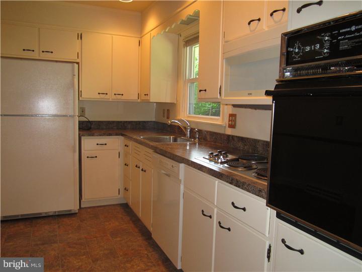 10 Jeffrey Road Reading, PA 19601 - Photo 9 of 23 Kitchen