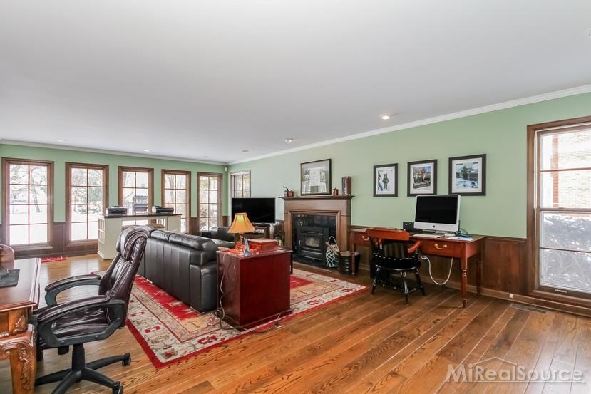 571 Lake Shore Road Grosse Pointe Shores, MI 48236 - Photo 9 of 43