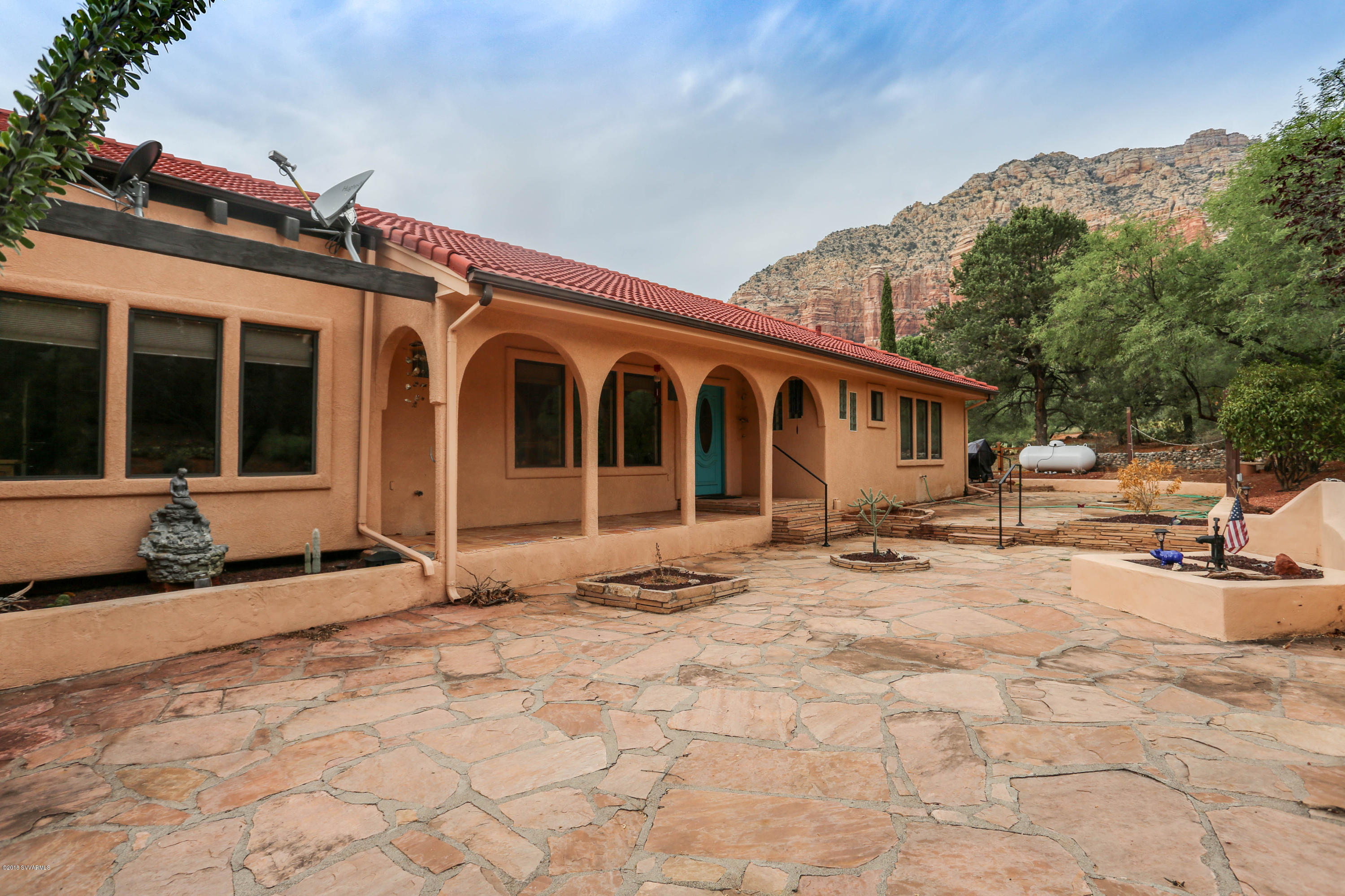 185 Sedona Road Sedona, AZ 86351 - Photo 29 of 34 Front Patio Courtyard