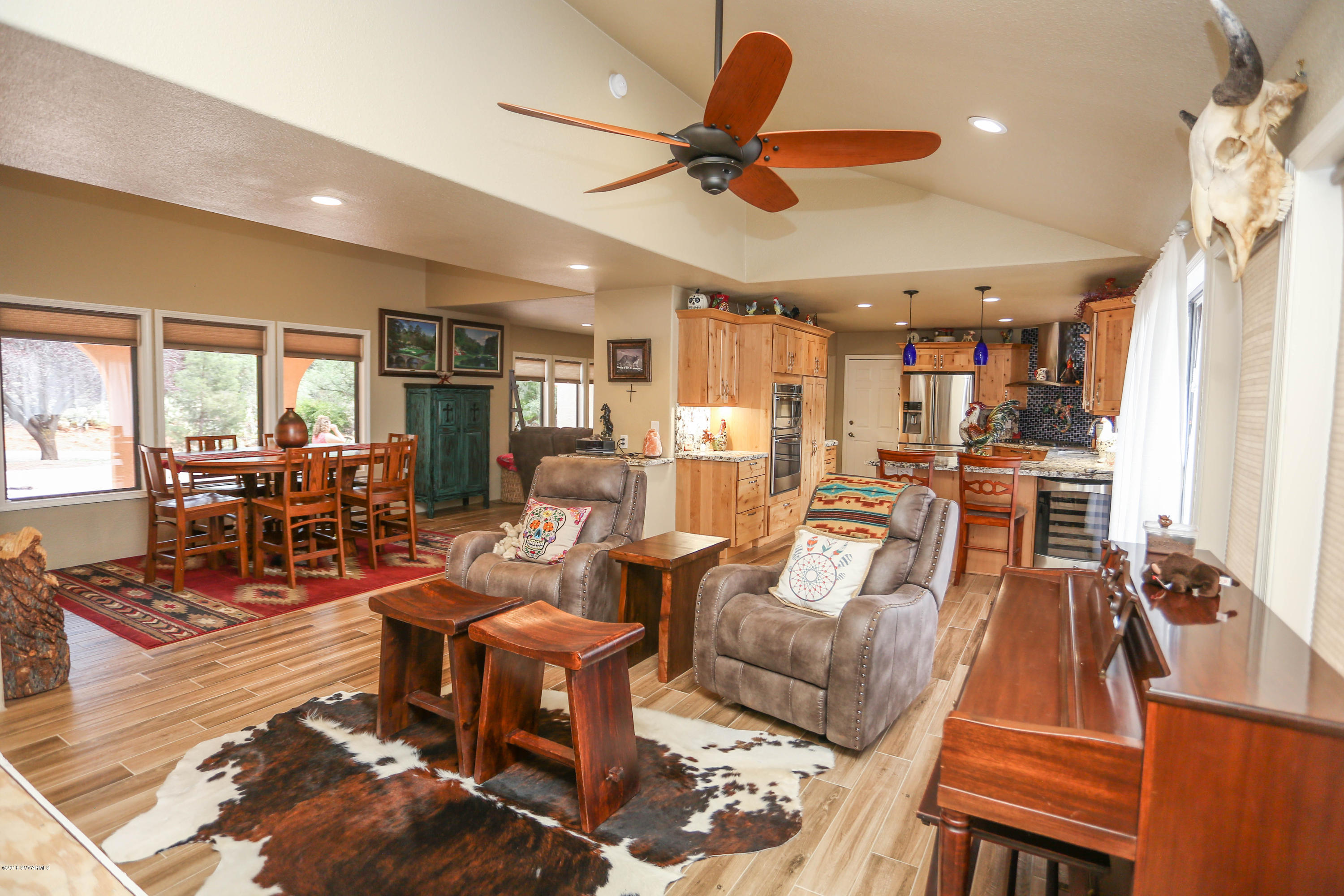 185 Sedona Road Sedona, AZ 86351 - Photo 4 of 34 Living Room