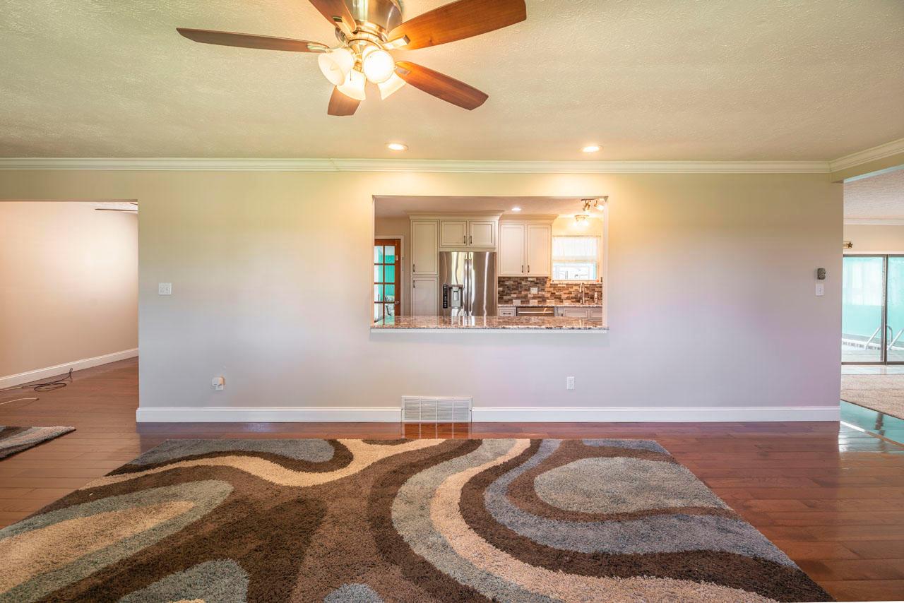 4265 Trabue Road Columbus, OH 43204 - Photo 13 of 37
