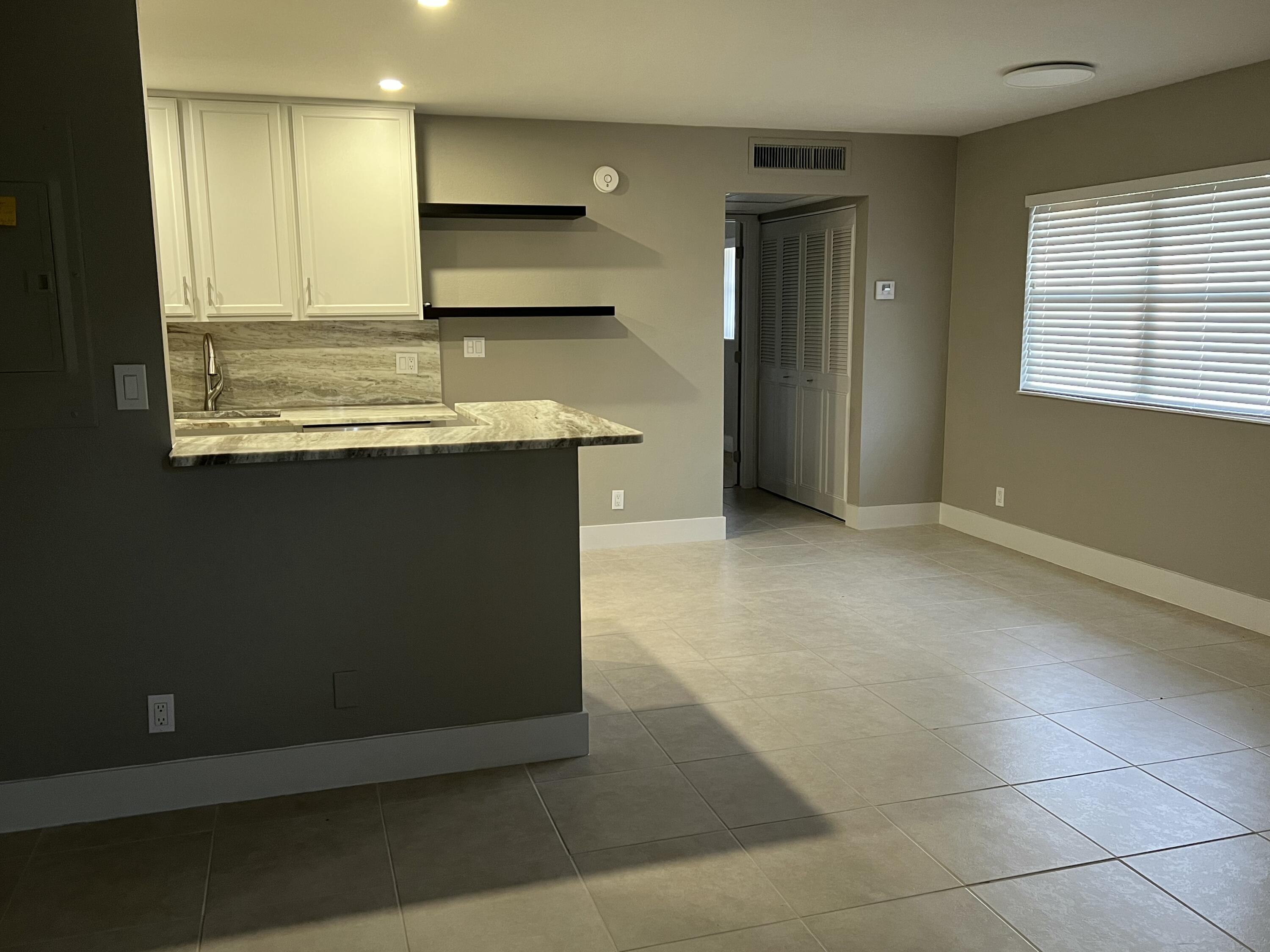267 Flanders F Delray Beach, FL 33484 - Photo 3 of 20 IMG_2082 2