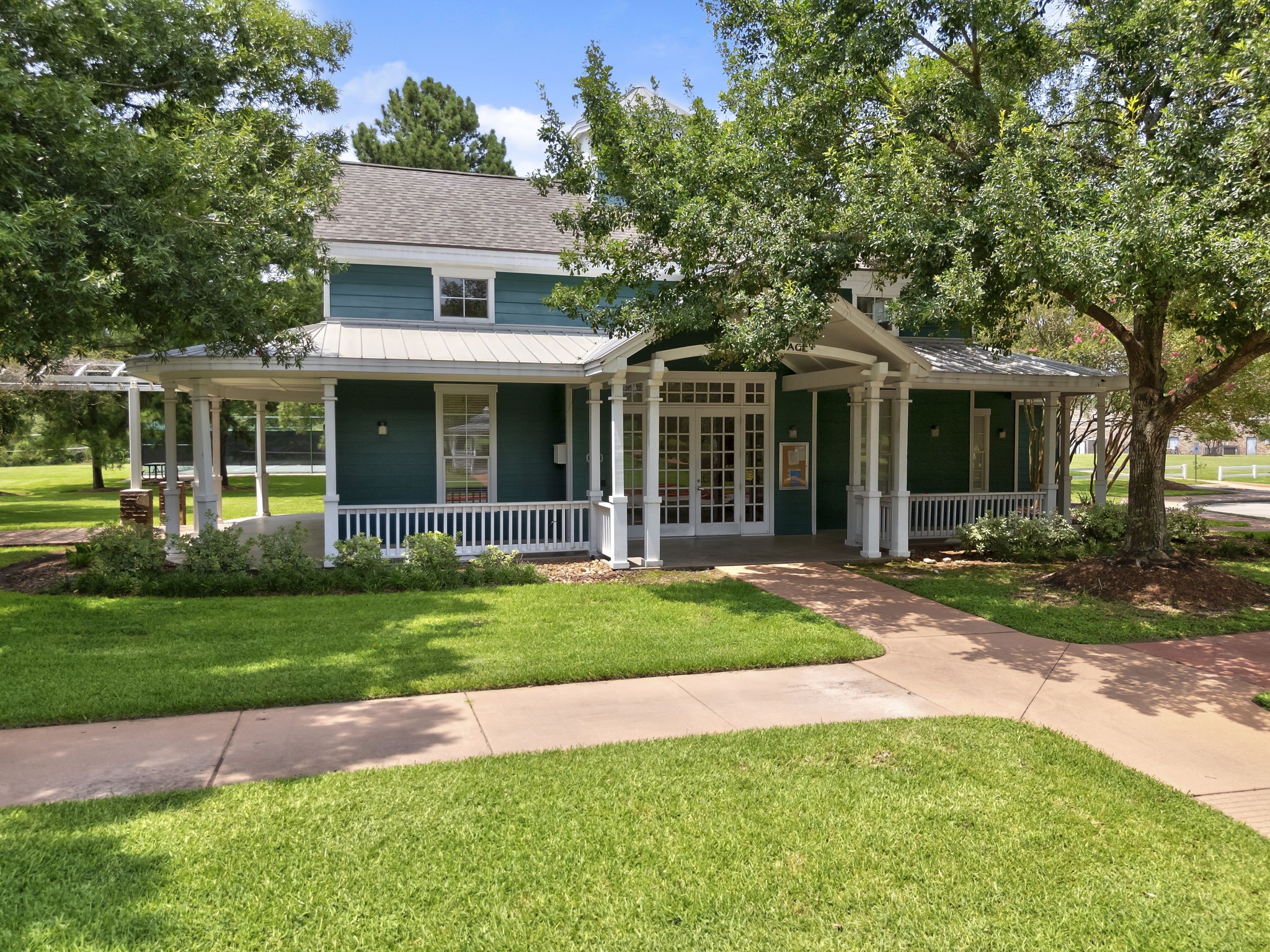 6643 Knollbridge Lane Spring, TX 77379 - Photo 43 of 50 Community gathering spots.