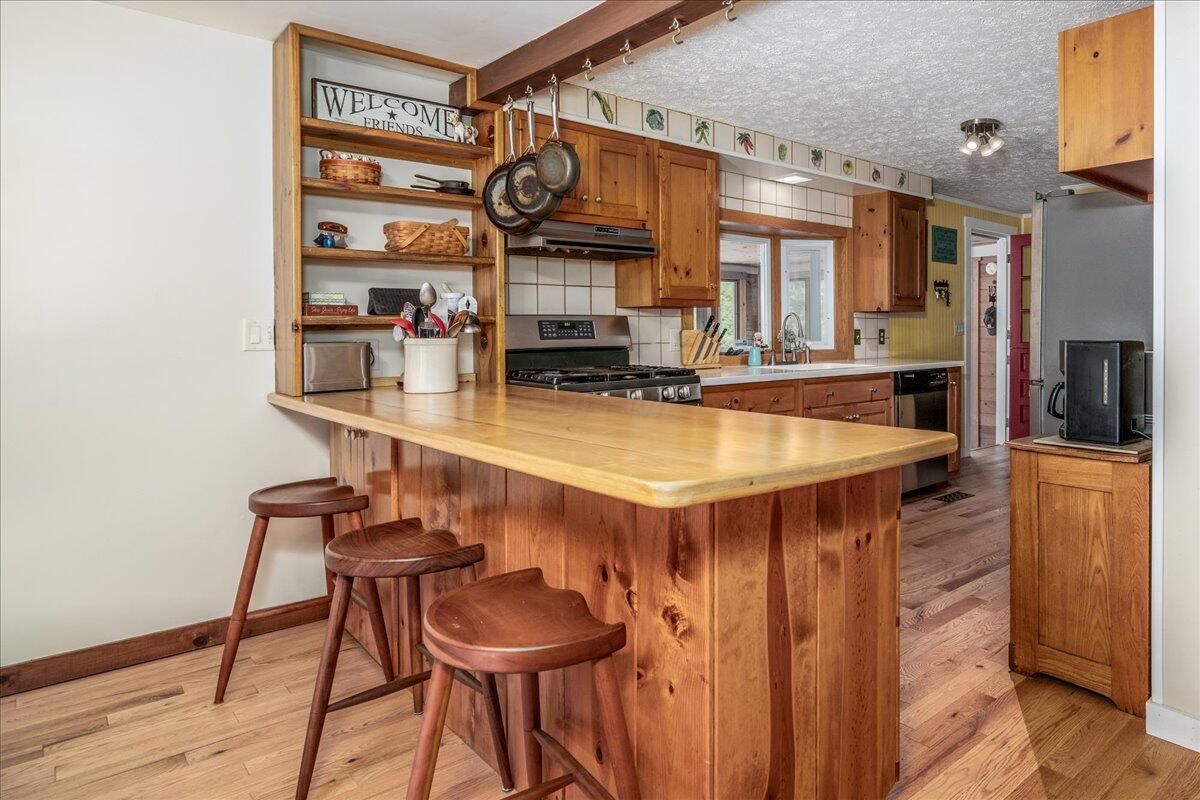 37000 Kingsbury Road Pomeroy, OH 45769 - Photo 20 of 69 custom countertop