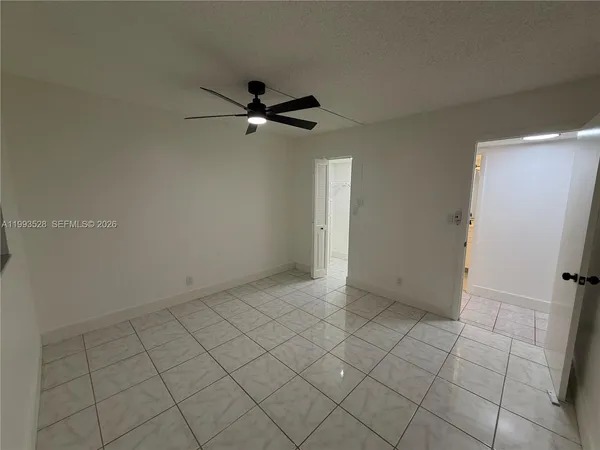 $2,400 | 400 Commodore Drive, Unit 101, Plantation, FL 33325