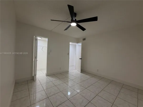 $2,400 | 400 Commodore Drive, Unit 101, Plantation, FL 33325