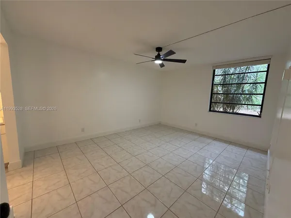 $2,400 | 400 Commodore Drive, Unit 101, Plantation, FL 33325