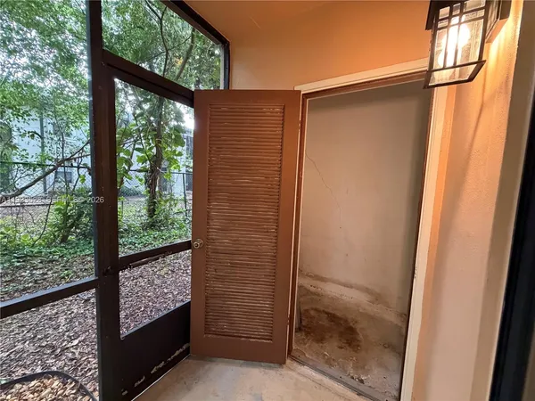 $2,400 | 400 Commodore Drive, Unit 101, Plantation, FL 33325