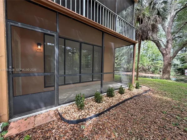 $2,400 | 400 Commodore Drive, Unit 101, Plantation, FL 33325