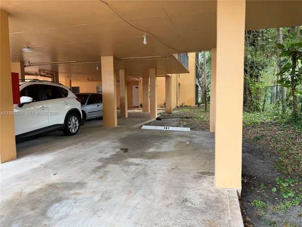 $2,400 | 400 Commodore Drive, Unit 101, Plantation, FL 33325