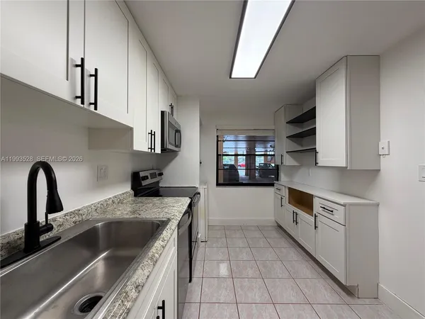 $2,400 | 400 Commodore Drive, Unit 101, Plantation, FL 33325