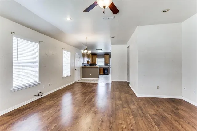 $2,300 | 1008 Treys Court, Sanger, TX 76266