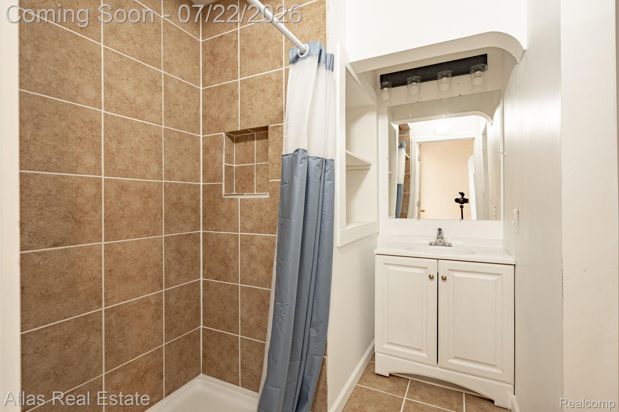 7398 North Genesee Road Genesee, MI 48437 - Photo 26 of 34 26-web-or-mls-interiors-18.jpg
