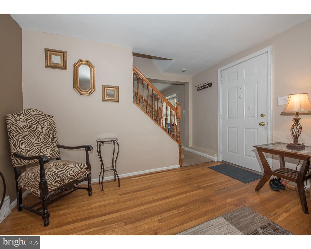 440 Holmes Road Morton, PA 19070 - Photo 4 of 25 Entry into Living Room
