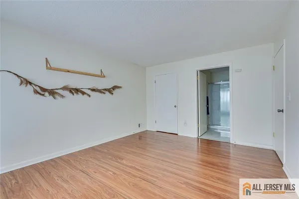 $2,500 | 69 Amberly Court, Unit 165, Franklin Park, NJ 08823