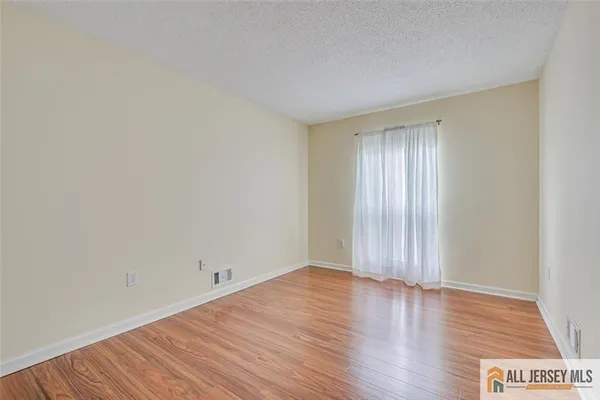 $2,500 | 69 Amberly Court, Unit 165, Franklin Park, NJ 08823