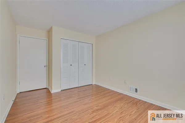 $2,500 | 69 Amberly Court, Unit 165, Franklin Park, NJ 08823